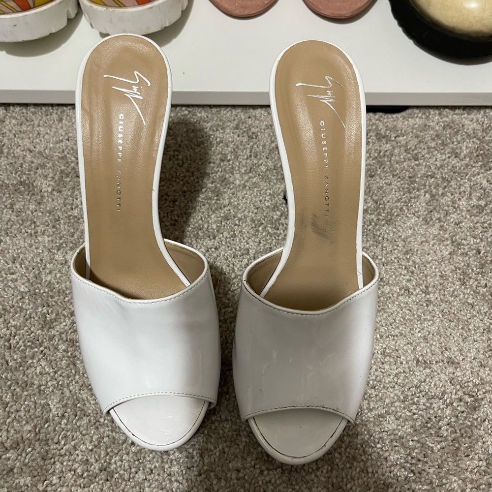 Authentic Giuseppe Zanotti
Nettie peep-toe heeled sandals
Size 38
